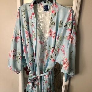 NWT Apt. 9 floral robe.